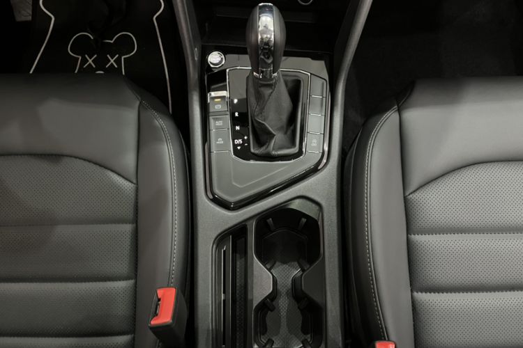 Used Volkswagen Tharu 2022 280TSI Two-Wheel-Drive Luxury Edition Interior 5