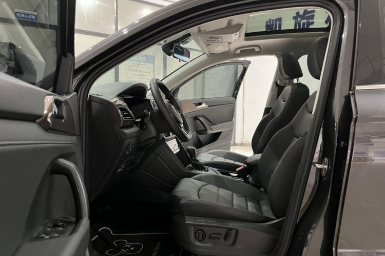 Used Volkswagen Tharu 2022 280TSI Two-Wheel-Drive Luxury Edition Interior 6