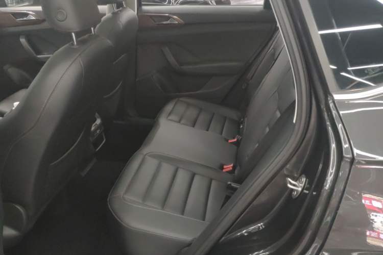 Used Volkswagen Tharu 2022 280TSI Two-Wheel-Drive Luxury Edition Left Rear Seat