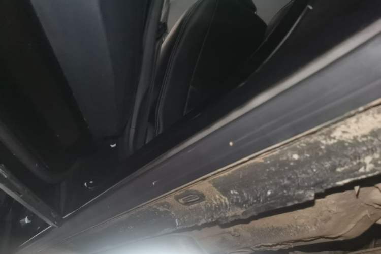 Used Volkswagen Tharu 2022 280TSI Two-Wheel Drive Trend Edition Left Side Sill