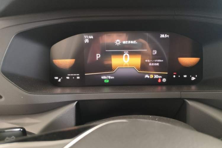 Used Volkswagen Tharu 2022 280TSI Two-Wheel Drive Trend Edition Odometer Close Up