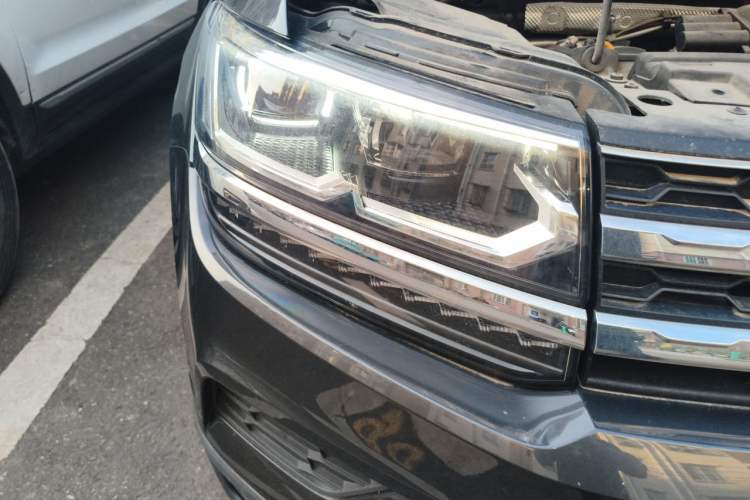 Used Volkswagen Tharu 2022 280TSI Two-Wheel-Drive Luxury Edition Right Front Headlight