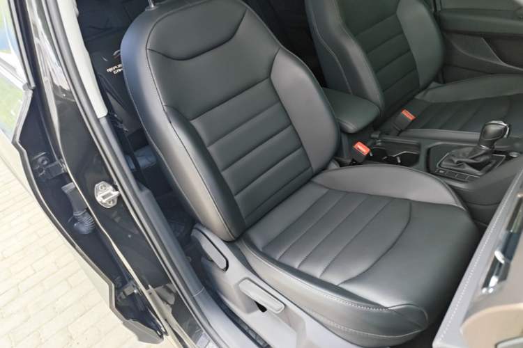 Used Volkswagen Tharu 2022 280TSI Two-Wheel-Drive Luxury Edition Right Front Seat