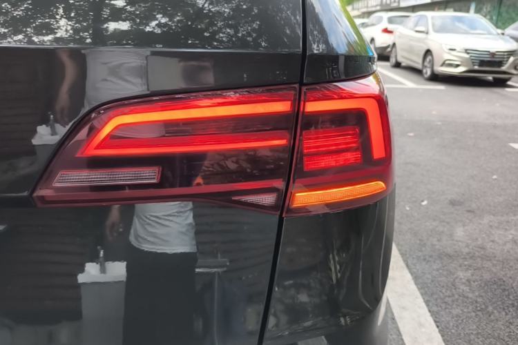 Used Volkswagen Tharu 2022 280TSI Two-Wheel-Drive Luxury Edition Right Rear Taillight