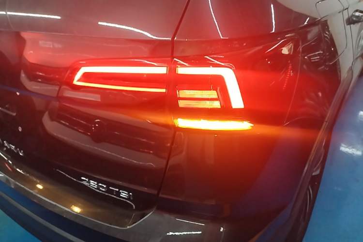 Used Volkswagen Tharu 2022 280TSI Two-Wheel-Drive Luxury Edition Right Rear Taillight