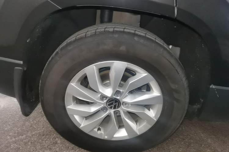 Used Volkswagen Tharu 2022 280TSI Two-Wheel Drive Trend Edition Right Rear Wheel Hub
