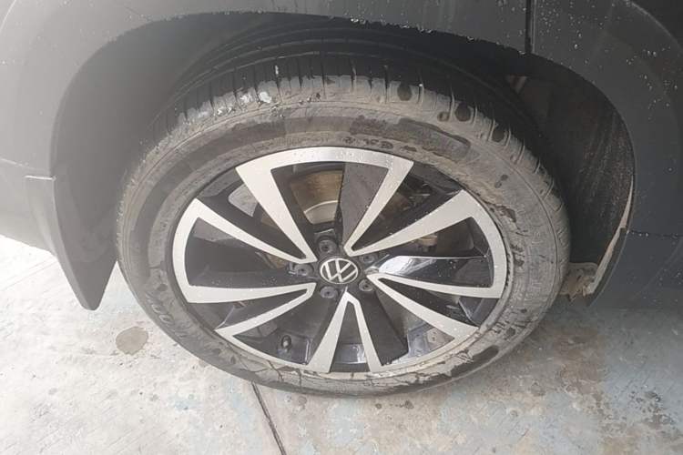 Used Volkswagen Tharu 2022 280TSI Two-Wheel-Drive Luxury Edition Right Rear Wheel Hub