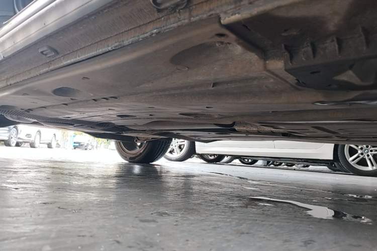 Used Volkswagen Tharu 2022 280TSI Two-Wheel-Drive Luxury Edition Right Side Sill