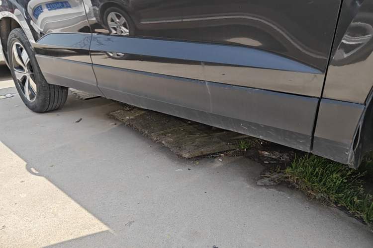 Used Volkswagen Tharu 2022 280TSI Two-Wheel Drive Comfort Edition Right Side Sill