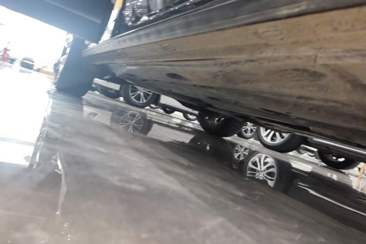 Used Volkswagen Tharu 2022 280TSI Two-Wheel-Drive Luxury Edition Right Side Sill