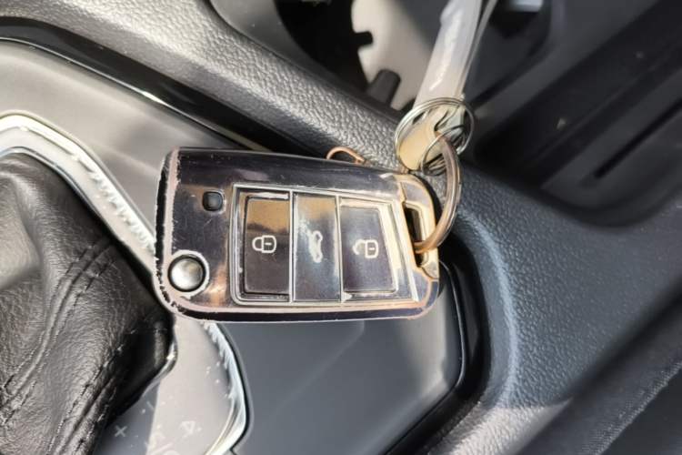Used Volkswagen Tharu 2022 280TSI Two-Wheel-Drive Luxury Edition Vehicle Key