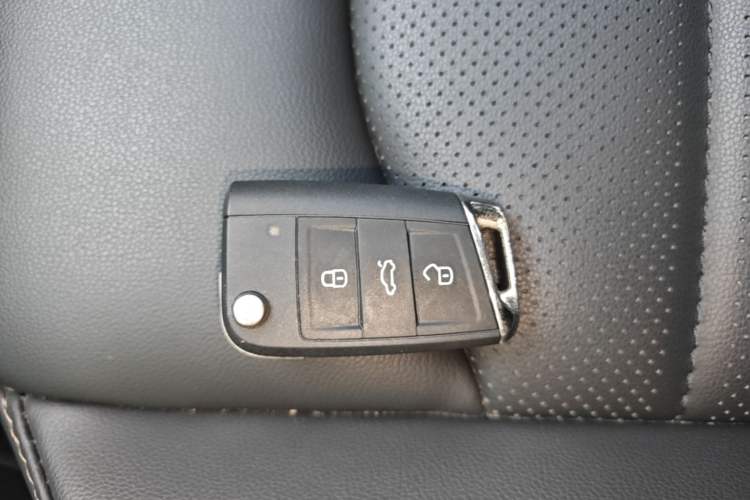 Used Volkswagen Tharu 2022 280TSI Two-Wheel-Drive Luxury Edition Vehicle Key