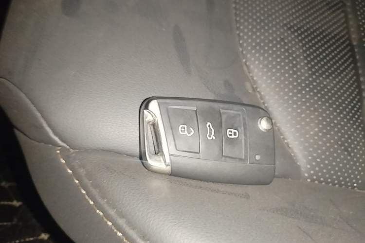 Used Volkswagen Tharu 2022 280TSI Two-Wheel-Drive Luxury Edition Vehicle Key