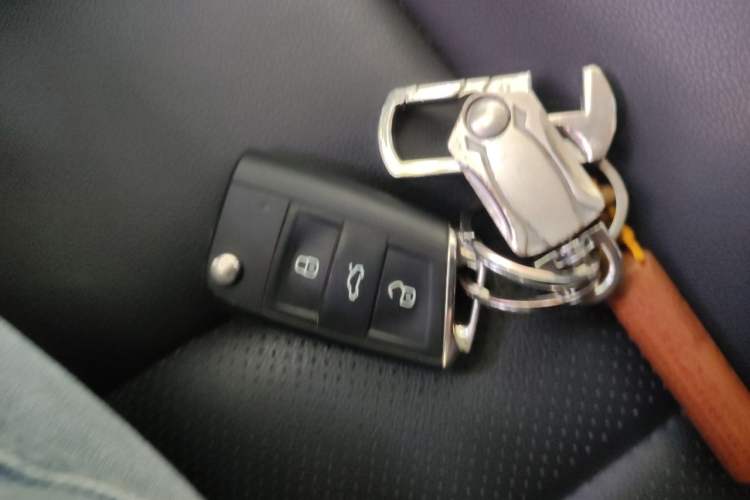 Used Volkswagen Tharu 2022 280TSI Two-Wheel-Drive Luxury Edition Vehicle Key