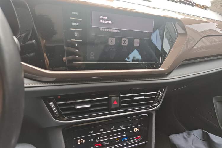 Used Volkswagen Tharu 2022 280TSI Two-Wheel Drive Comfort Edition Audio And AC Panel