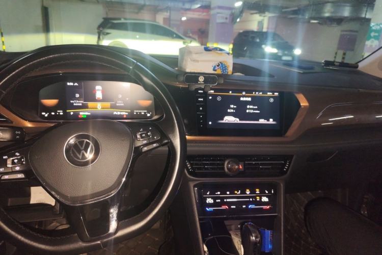 Used Volkswagen Tharu 2022 280TSI Two-Wheel-Drive Luxury Edition Center Console