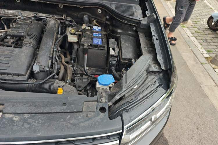 Used Volkswagen Tharu 2022 280TSI Two-Wheel-Drive Luxury Edition Engine Bay Left