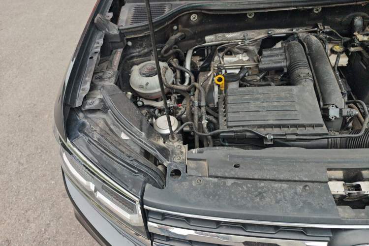 Used Volkswagen Tharu 2022 280TSI Two-Wheel-Drive Luxury Edition Engine Bay Right