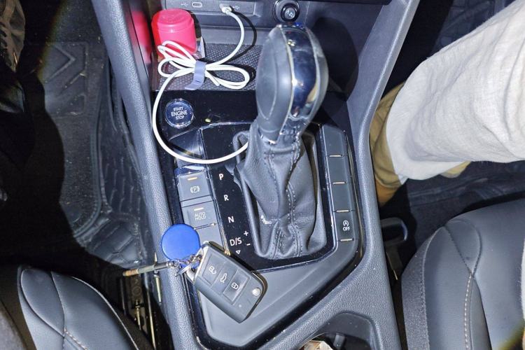 Used Volkswagen Tharu 2022 280TSI Two-Wheel-Drive Luxury Edition Gear Lever