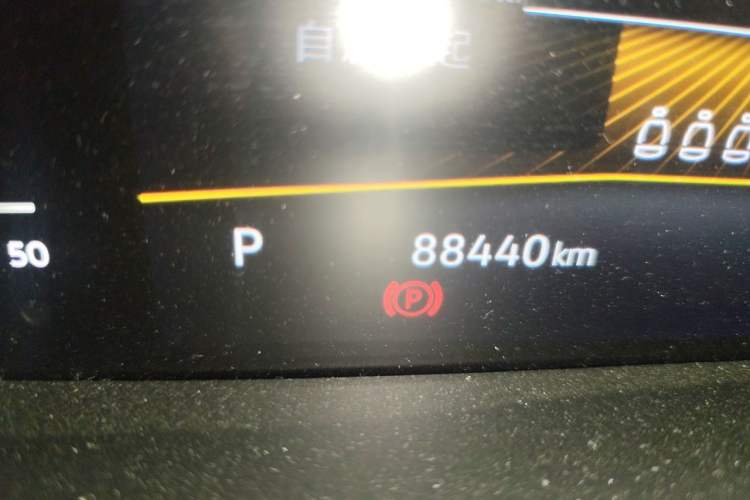 Used Volkswagen Tharu 2022 280TSI Two-Wheel-Drive Luxury Edition Odometer Close Up