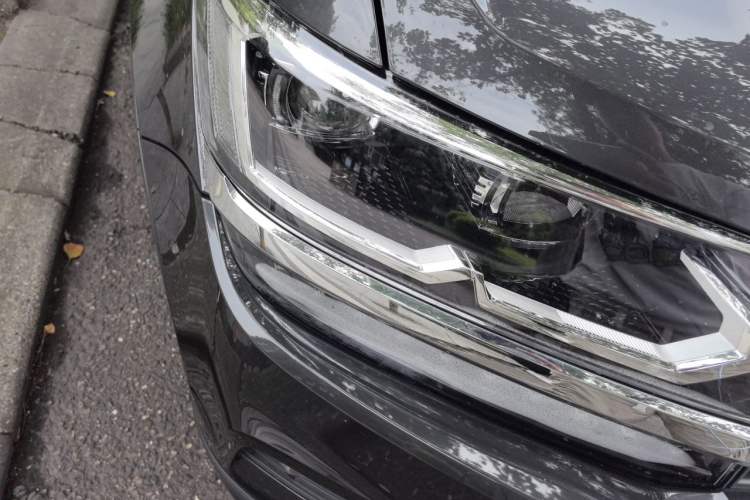 Used Volkswagen Tharu 2022 280TSI Two-Wheel-Drive Luxury Edition Right Front Headlight