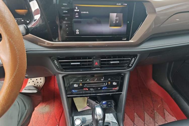 Used Volkswagen Tharu 2022 280TSI Two-Wheel Drive Comfort Edition Audio And AC Panel