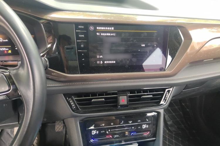Used Volkswagen Tharu 2022 280TSI Two-Wheel-Drive Luxury Edition Audio And AC Panel