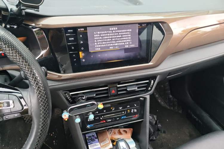Used Volkswagen Tharu 2022 280TSI Two-Wheel-Drive Luxury Edition Audio And AC Panel