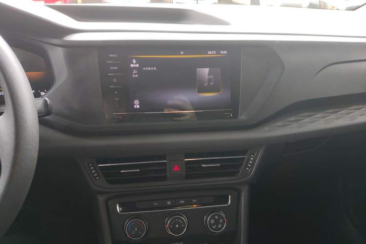 Used Volkswagen Tharu 2022 280TSI Two-Wheel Drive Trend Edition Audio And AC Panel