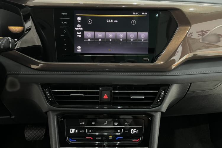 Used Volkswagen Tharu 2022 280TSI Two-Wheel Drive Comfort Edition Audio And AC Panel