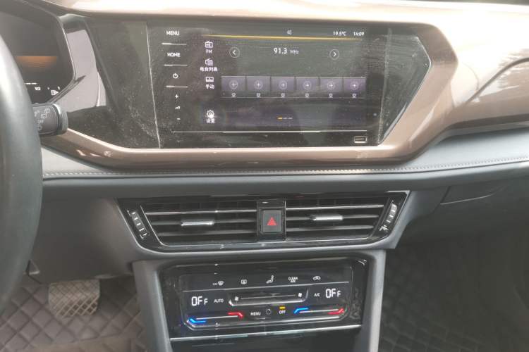 Used Volkswagen Tharu 2022 280TSI Two-Wheel Drive Comfort Edition Audio And AC Panel