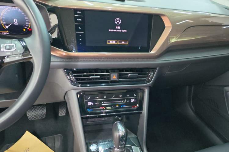 Used Volkswagen Tharu 2022 330TSI Four-Wheel Drive Luxury Edition Audio And AC Panel