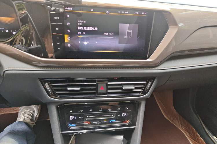Used Volkswagen Tharu 2022 280TSI Two-Wheel-Drive Luxury Edition Audio And AC Panel