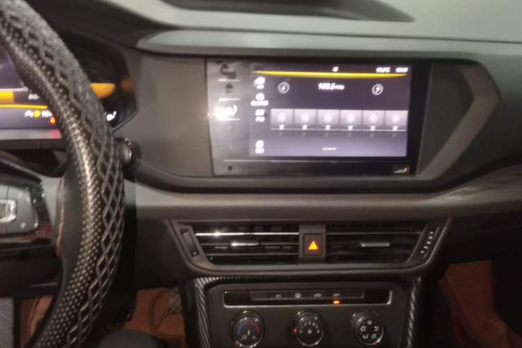 Used Volkswagen Tharu 2022 280TSI Two-Wheel Drive Trend Edition Audio And AC Panel