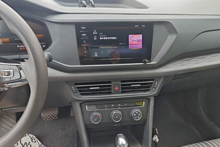 Used Volkswagen Tharu 2022 280TSI Two-Wheel Drive Trend Edition Audio And AC Panel