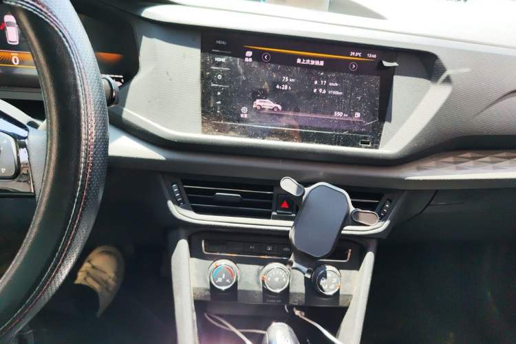 Used Volkswagen Tharu 2022 280TSI Two-Wheel Drive Trend Edition Audio And AC Panel