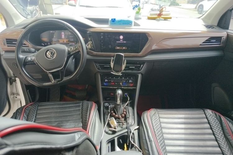 Used Volkswagen Tharu 2022 280TSI Two-Wheel-Drive Luxury Edition Center Console