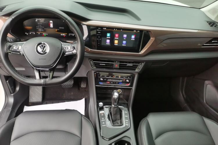Used Volkswagen Tharu 2022 280TSI Two-Wheel-Drive Luxury Edition Center Console