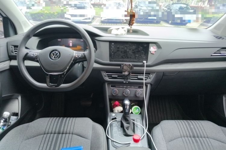 Used Volkswagen Tharu 2022 280TSI Two-Wheel Drive Trend Edition Center Console