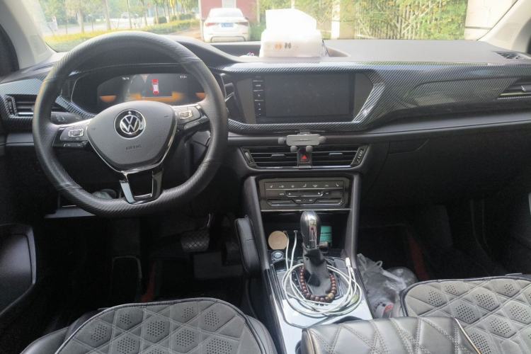 Used Volkswagen Tharu 2022 280TSI Two-Wheel-Drive Luxury Edition Center Console