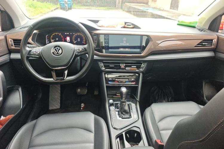 Used Volkswagen Tharu 2022 280TSI Two-Wheel-Drive Luxury Edition Center Console