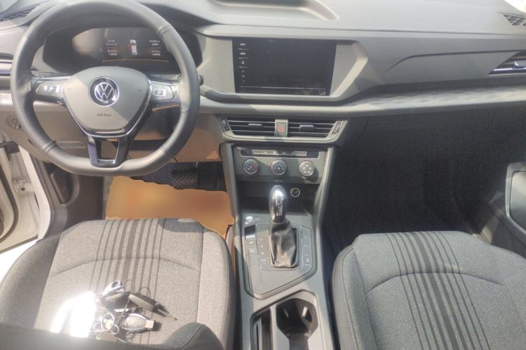 Used Volkswagen Tharu 2022 280TSI Two-Wheel Drive Trend Edition Center Console