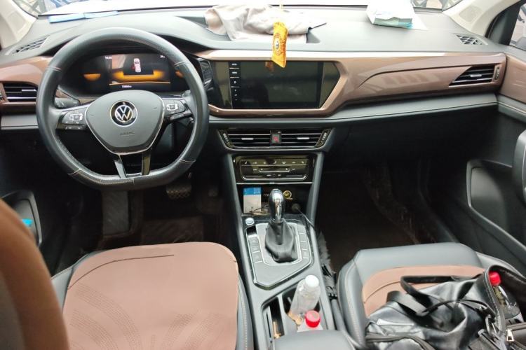 Used Volkswagen Tharu 2022 280TSI Two-Wheel-Drive Luxury Edition Center Console