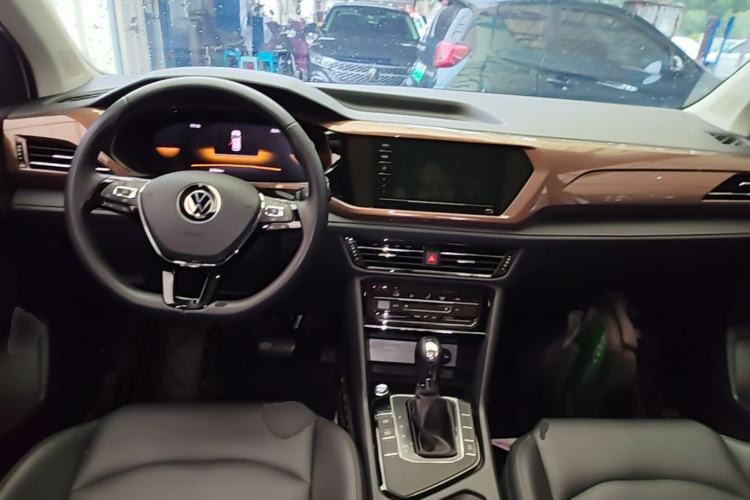 Used Volkswagen Tharu 2022 280TSI Two-Wheel Drive Comfort Edition Center Console