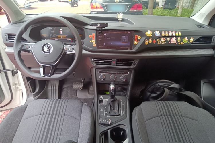 Used Volkswagen Tharu 2022 280TSI Two-Wheel Drive Trend Edition Center Console