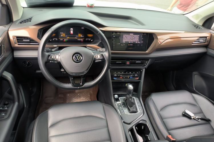 Used Volkswagen Tharu 2022 280TSI Two-Wheel-Drive Luxury Edition Center Console