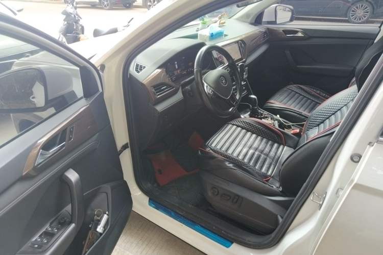 Used Volkswagen Tharu 2022 280TSI Two-Wheel-Drive Luxury Edition Driver Seat