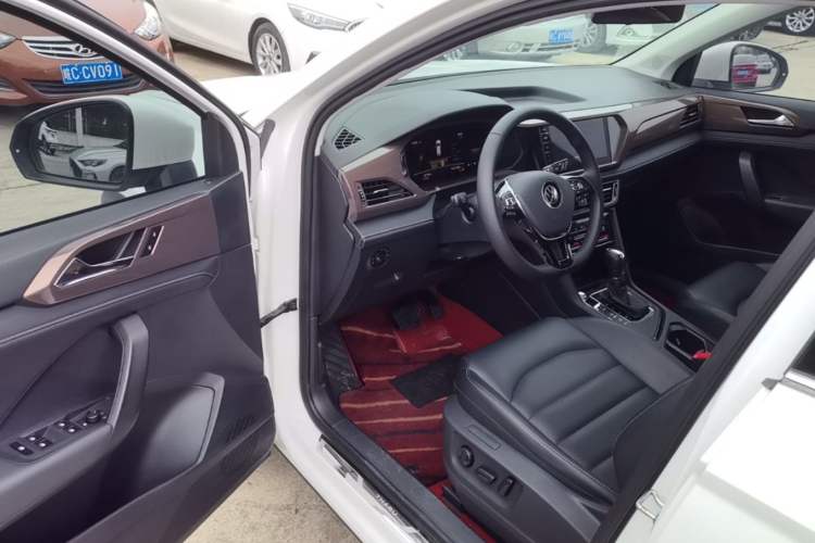 Used Volkswagen Tharu 2022 280TSI Two-Wheel-Drive Luxury Edition Driver Seat