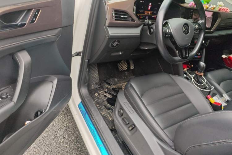 Used Volkswagen Tharu 2022 280TSI Two-Wheel-Drive Luxury Edition Driver Seat