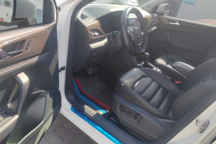 Used Volkswagen Tharu 2022 280TSI Two-Wheel-Drive Luxury Edition Driver Seat